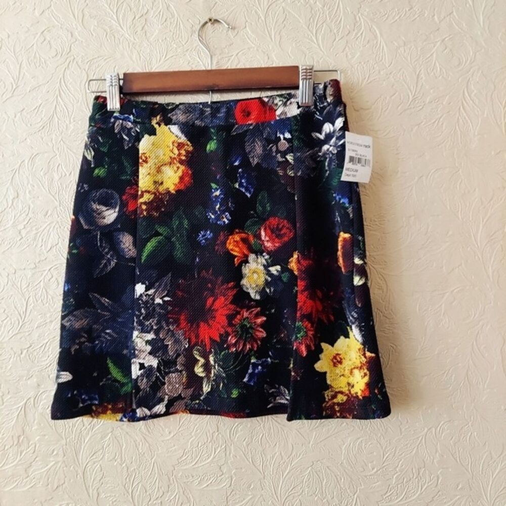Soprano floral mini skirt black NEW size medium